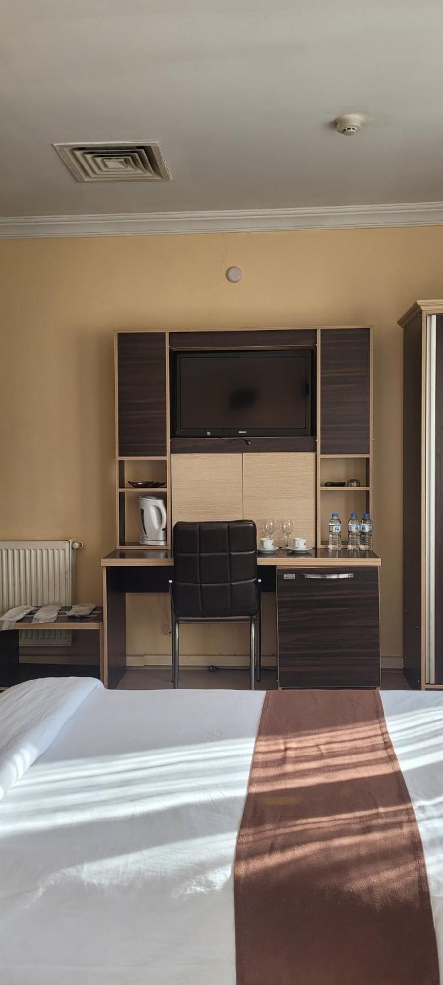 Guengoeren Hotel Kars Buitenkant foto